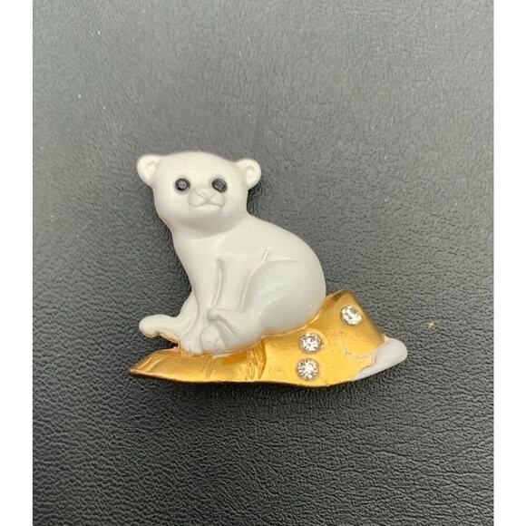 Vintage Danecraft Baby Polar Bear Cub Gold Tone White Enamel Brooch - Picture 1 of 5